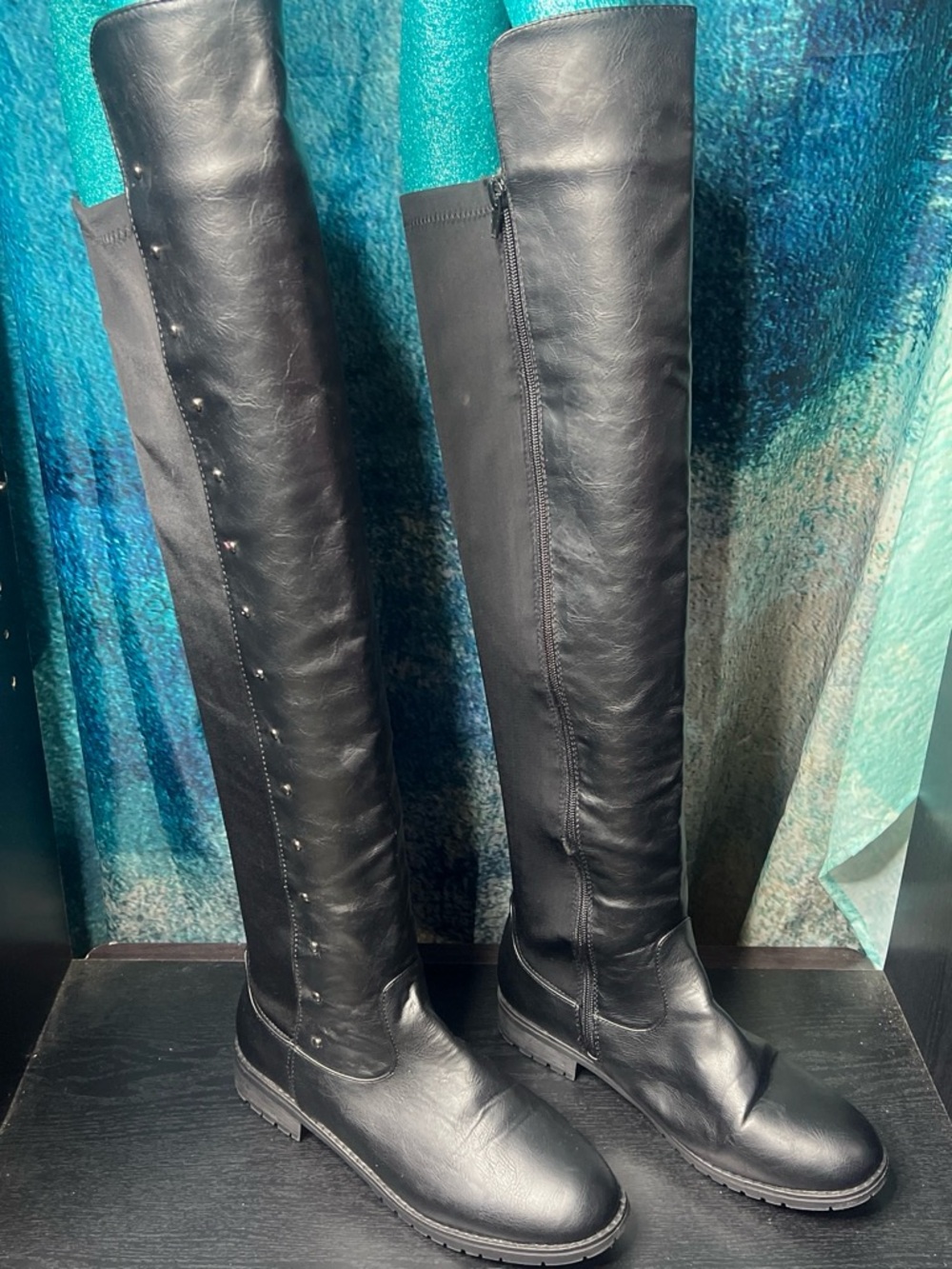Over-the-Knee Black Riding Boots — Sleek Zip-Up Style